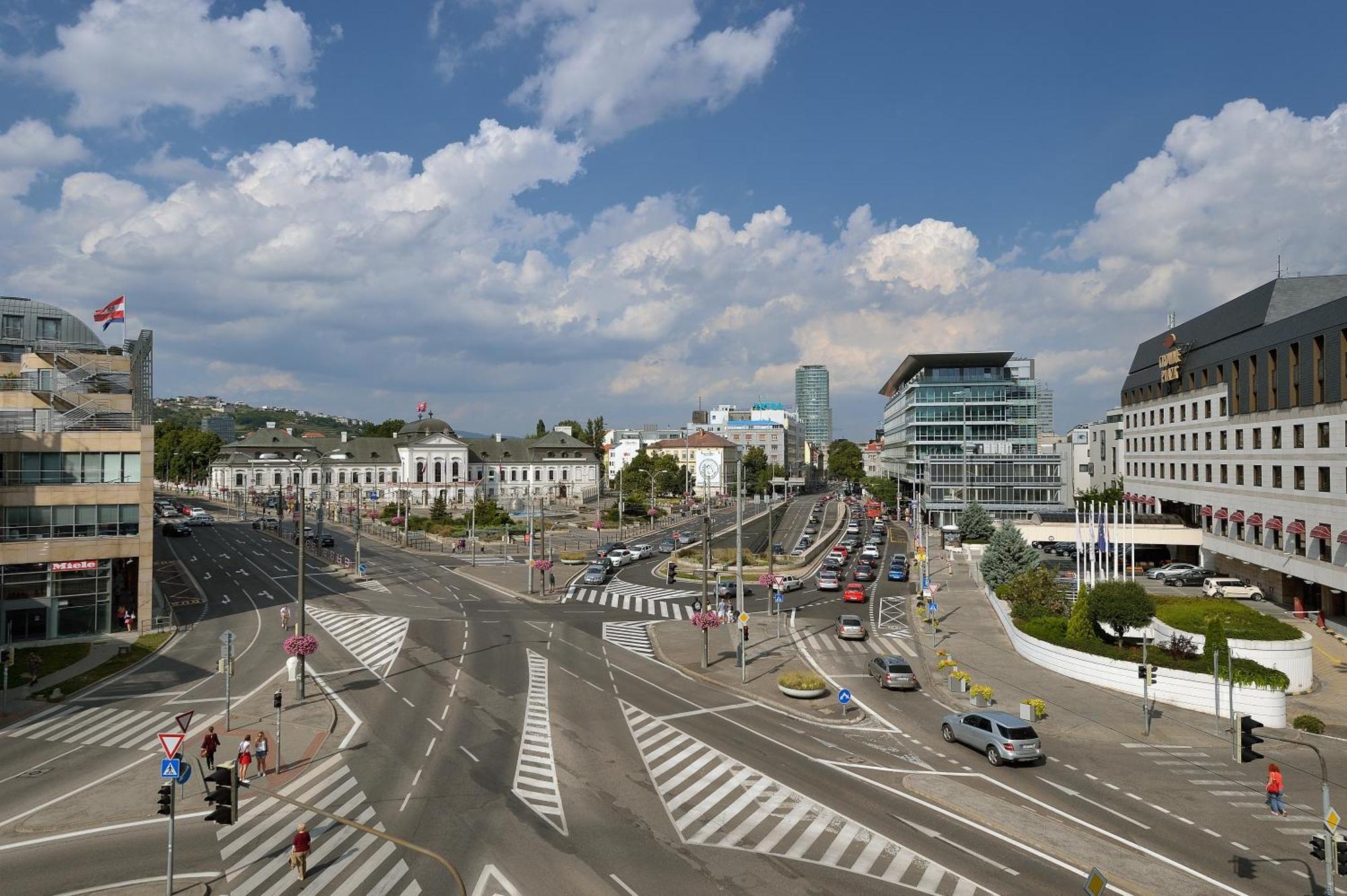 Charming & Cozy Ambiente Apartments Bratislava Luaran gambar