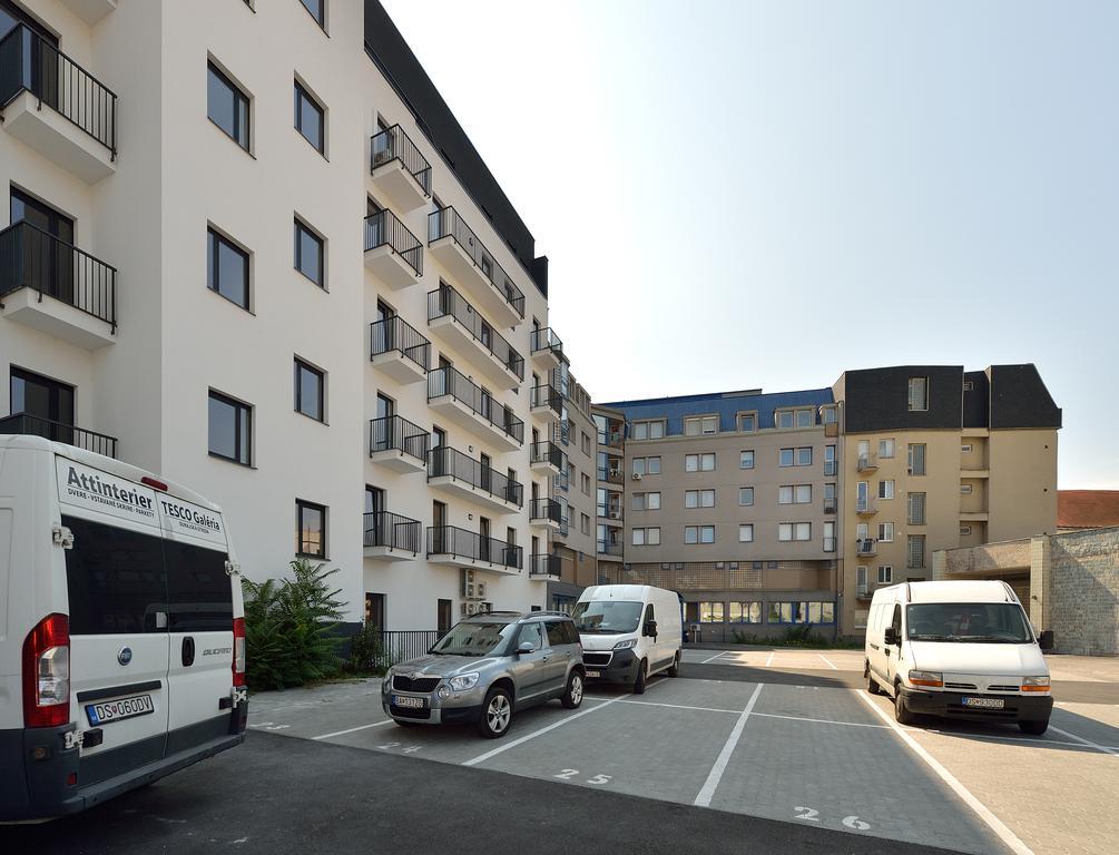 Charming & Cozy Ambiente Apartments Bratislava Luaran gambar