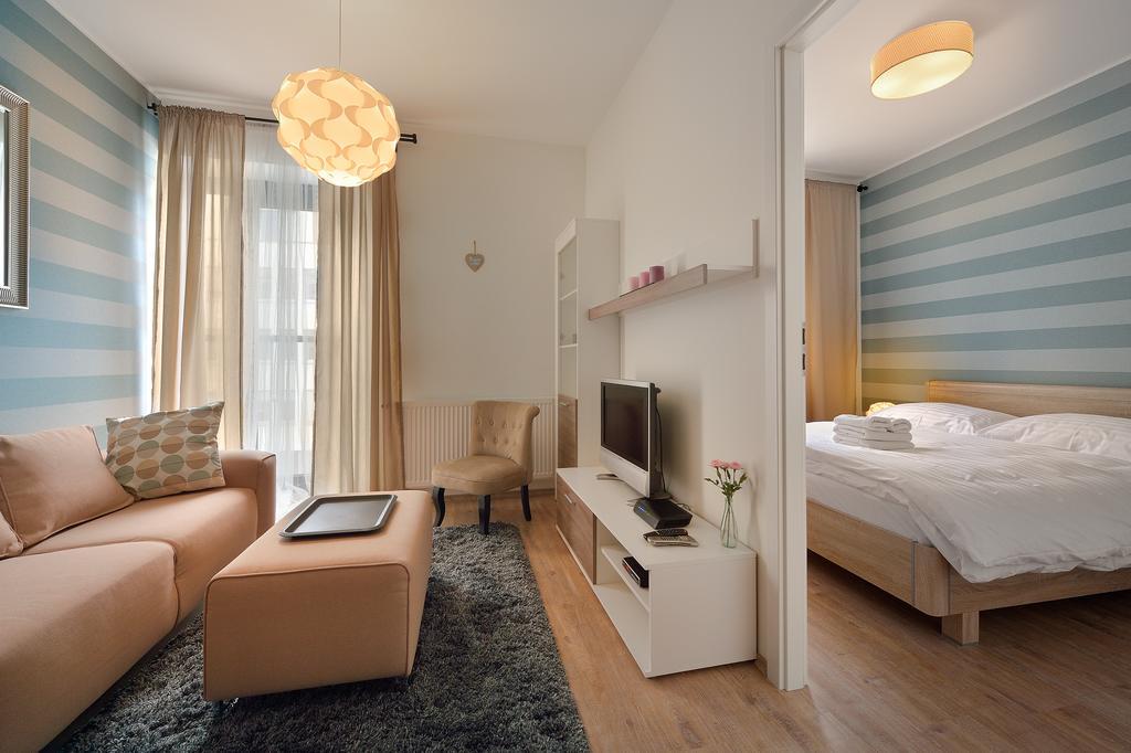 Charming & Cozy Ambiente Apartments Bratislava Luaran gambar
