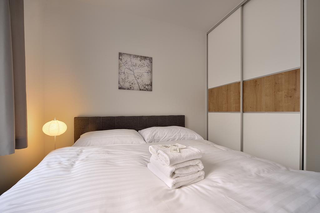 Charming & Cozy Ambiente Apartments Bratislava Luaran gambar