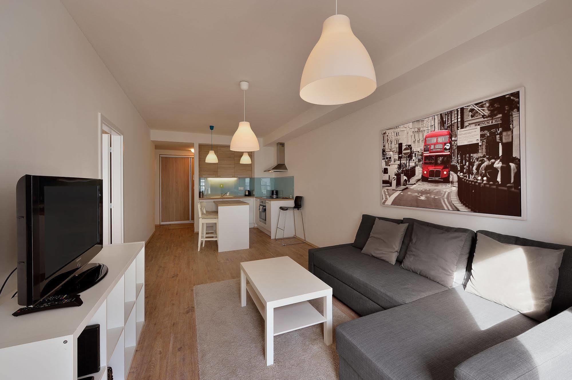 Charming & Cozy Ambiente Apartments Bratislava Luaran gambar