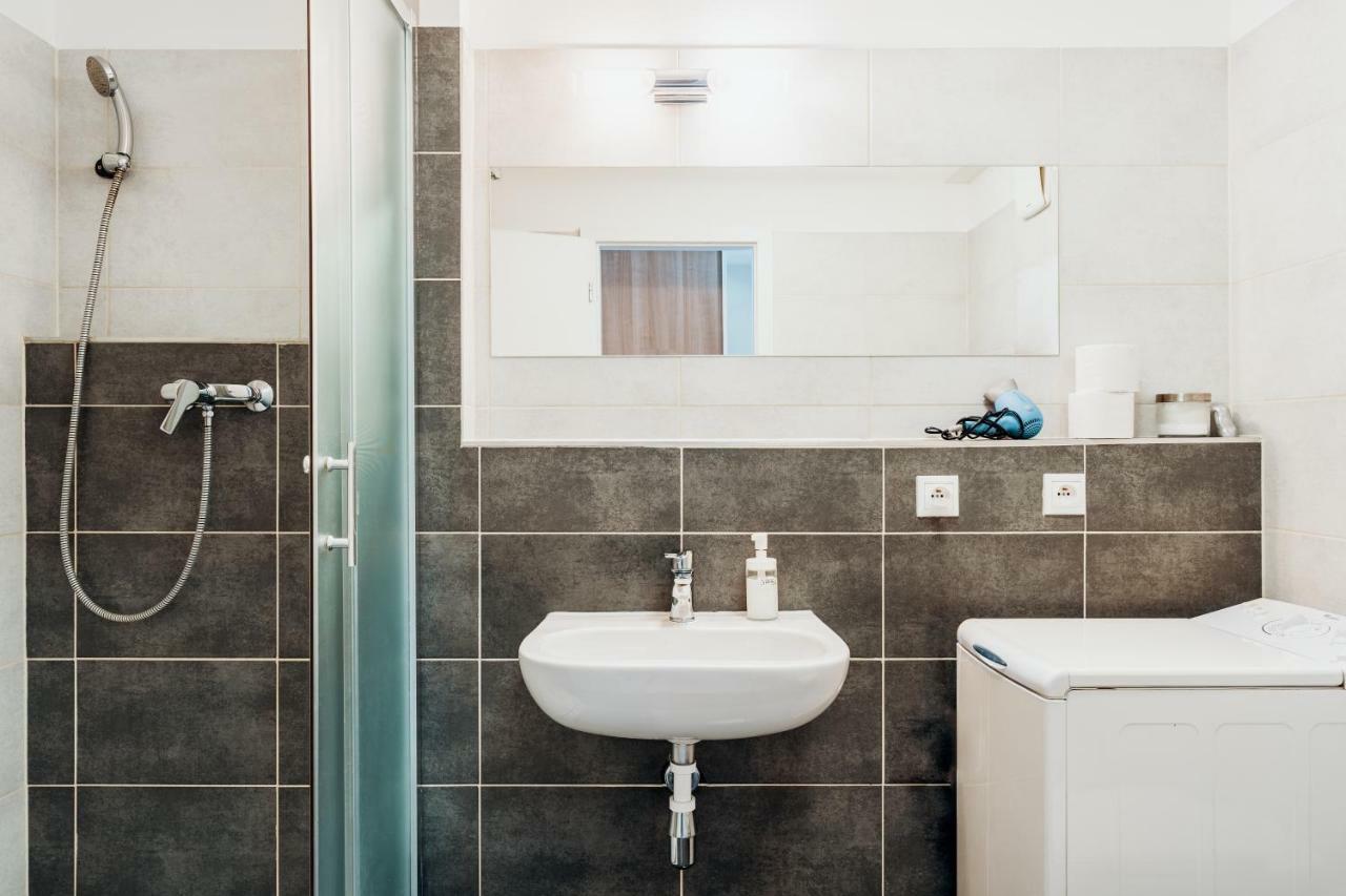 Charming & Cozy Ambiente Apartments Bratislava Luaran gambar